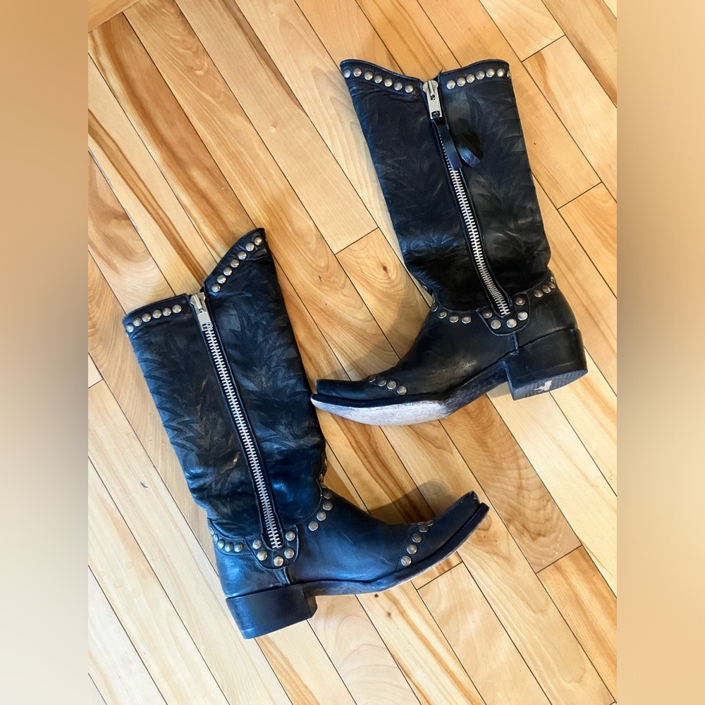 Size 7.5 B black leather studded old gringo boots